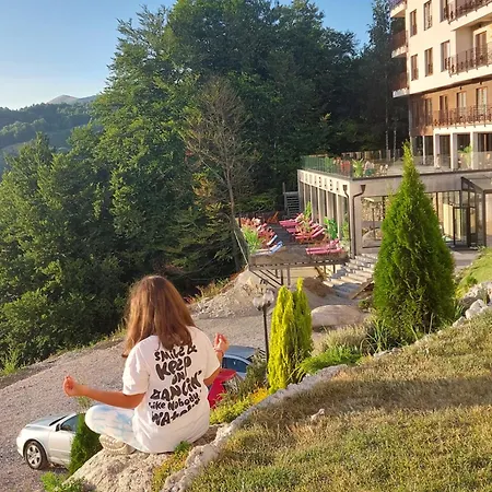 Milmari Pahulja N Lux 公寓